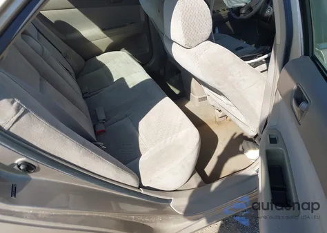 2004 Toyota Camry Le/Xle/Se z USA, uszkodzony, nr VIN 4T1BE32KX4U848939